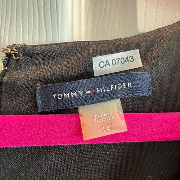 Elegant Black Sleeveless Jumper - Picture 4 of 6